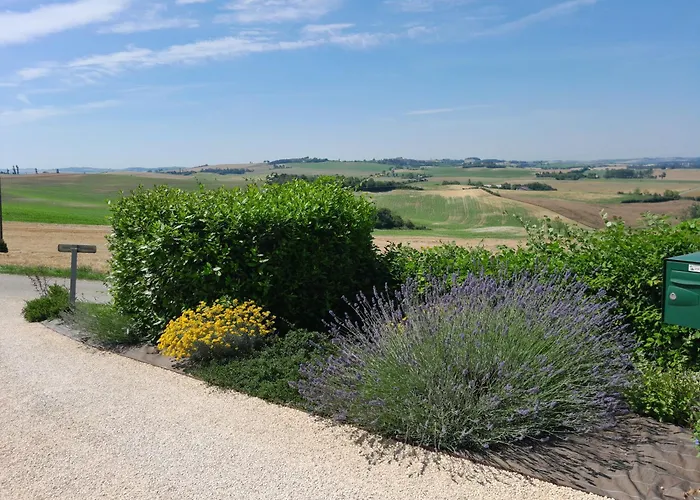 Maison Callonguet Bed and breakfast